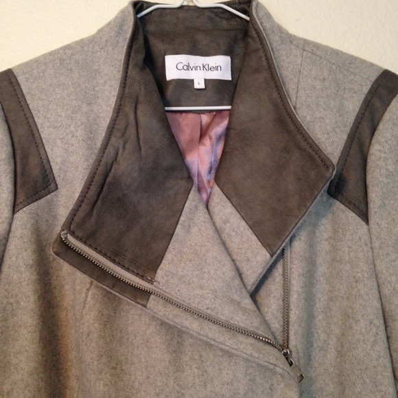 Calvin Klein Gray Wool Pea Coat With Rose Gold or Mauve Color Lining - Picture 3 of 7